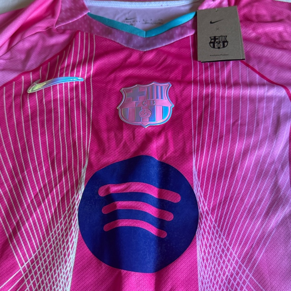 Nike pink FC Barcelona soccer Jersey - Brand new - SMALL - Picture 5 of 6
